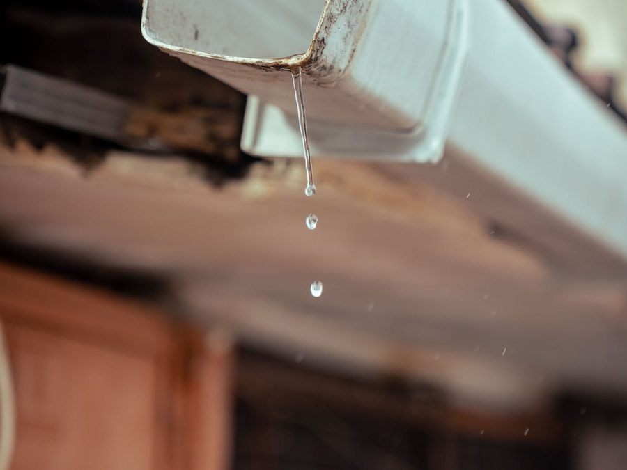 Desentupimento de águas pluviais e calhas em Curitiba